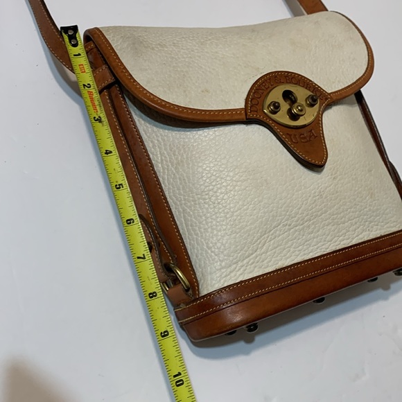 Vintage Dooney & Bourke Crossbody / Shoulder White Flap Fold Over Bag - Picture 9 of 16